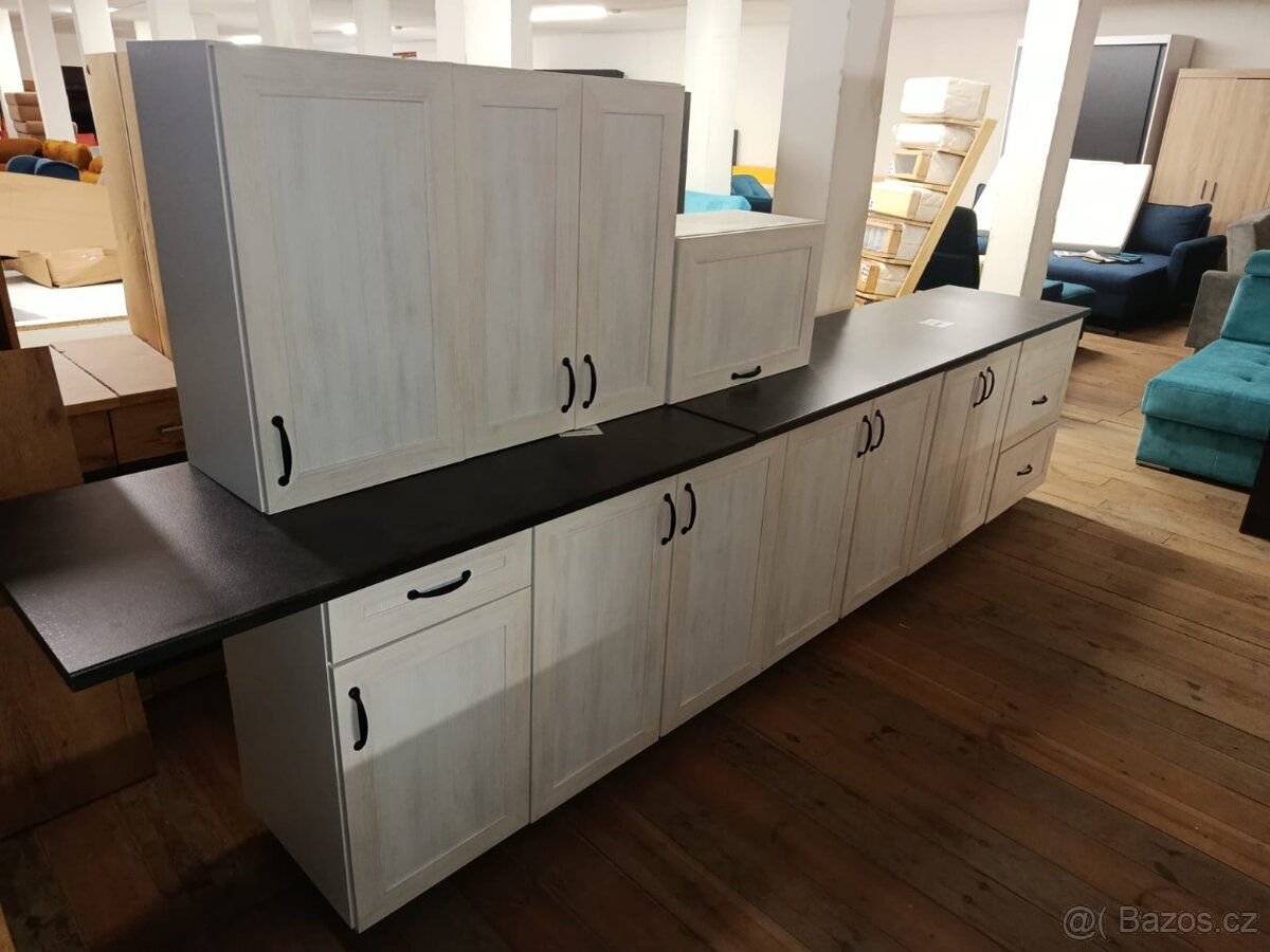 Výprodej kuchyňské sestavy 50% sleva - 10