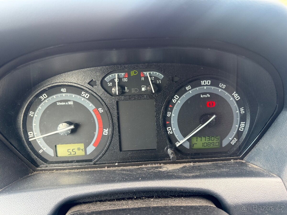 Škoda Fabia 1.2 47 kW 1.majitel STK 8/27 - 10