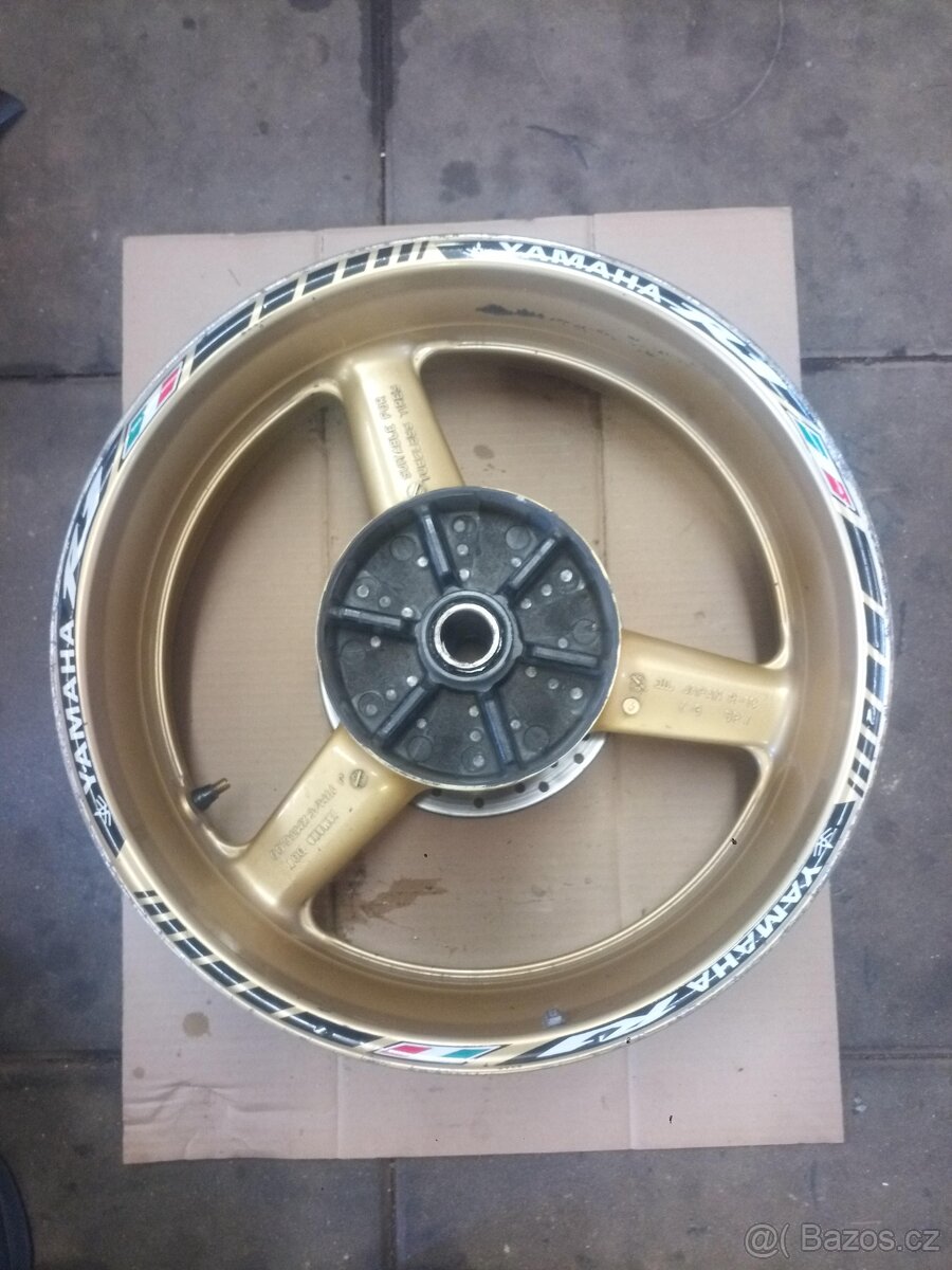 Yamaha R1 02-03 - 10