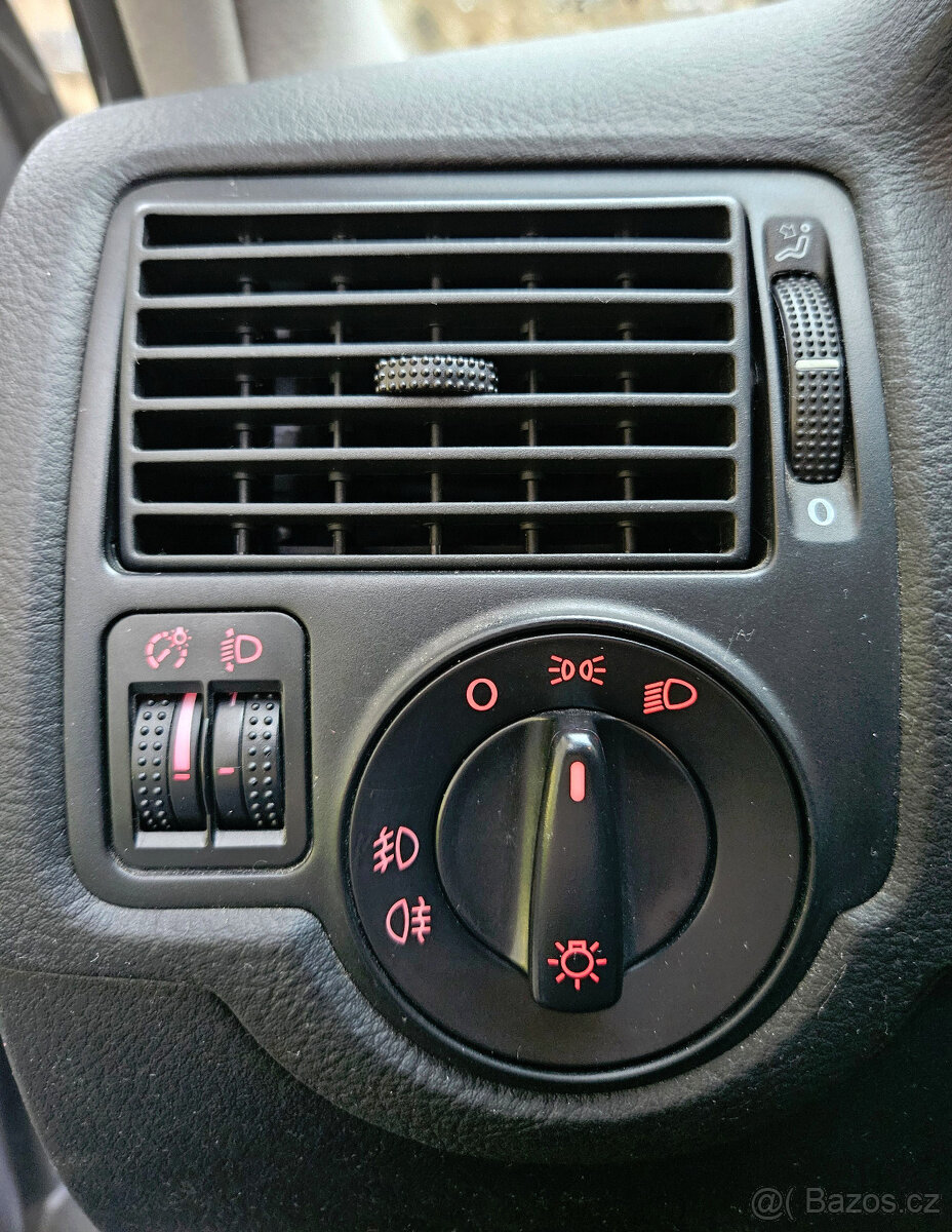 VW Golf 4 Variant, 1.6, 77 kW, benzín, klimatronic - 10