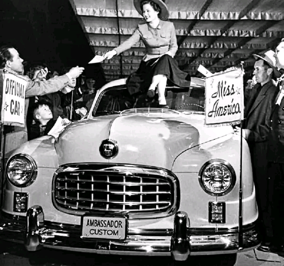 Nash Ambassador Custom r.v.1949 - 10