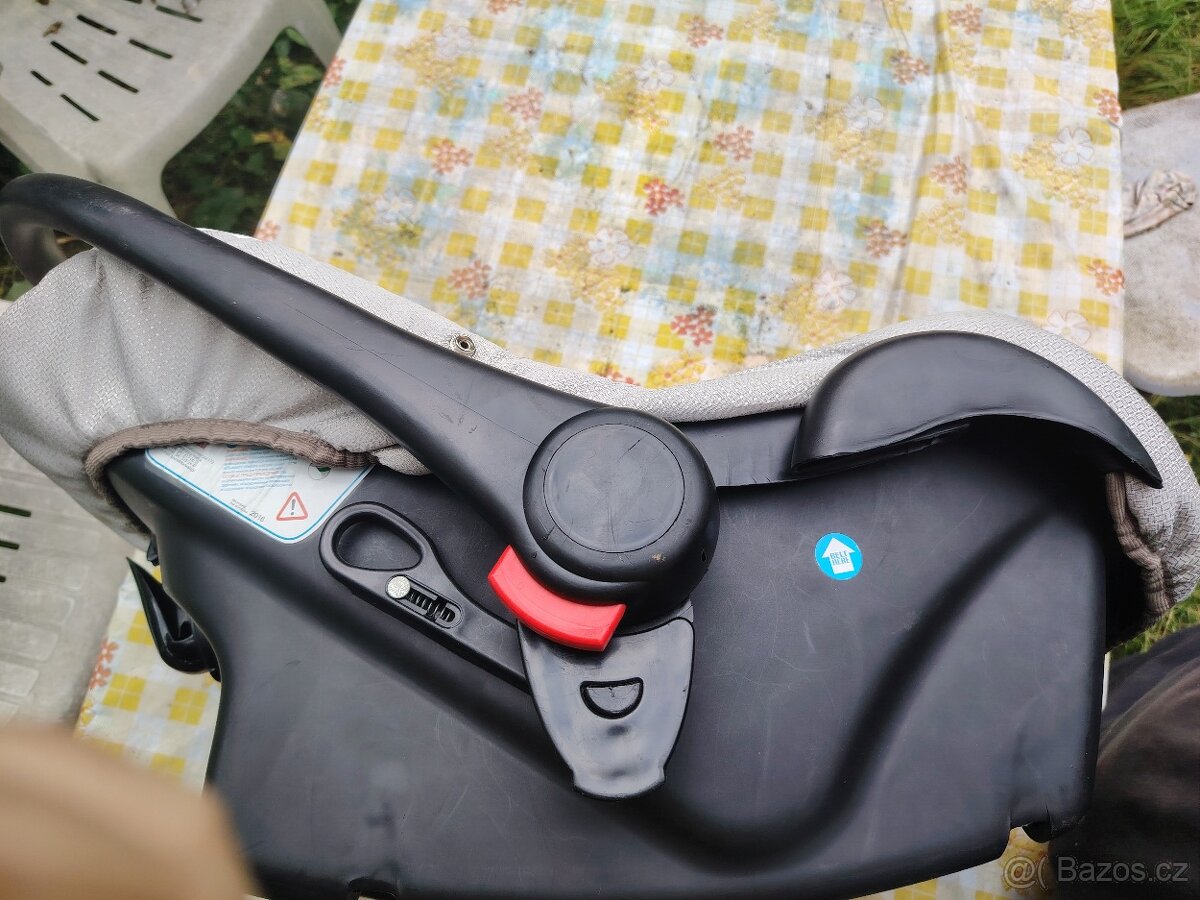 Prodám autosedačku "vajíčko" - 10