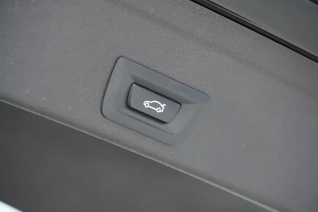 BMW X6, 40i,KOMFORT,KAMERA,ČR,DPH, - 10