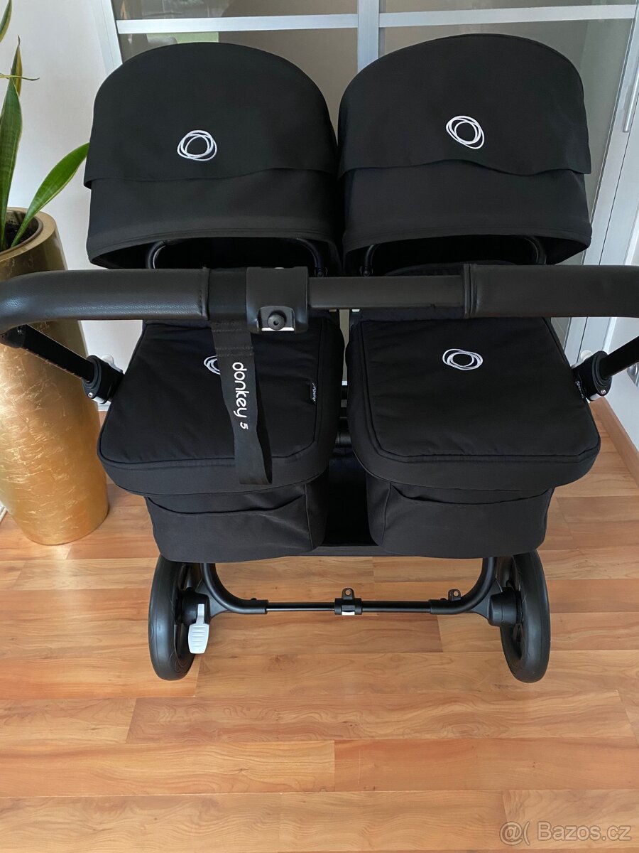 Bugaboo Dokey 5 TWIN all black + adaptér - 10