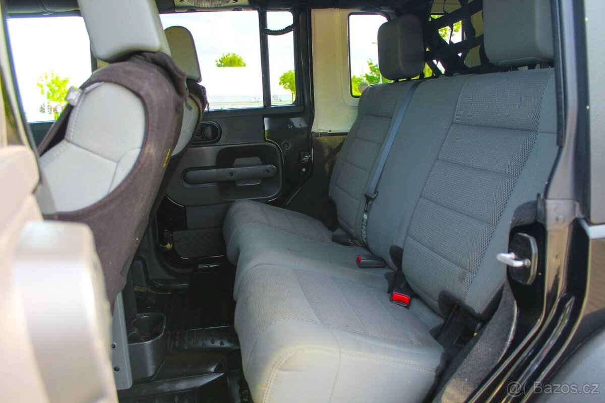 Jeep Wrangler 2.8 CRD Rubicon A/T - 10