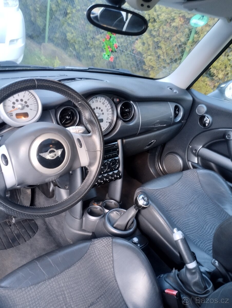 PRODAM BMW MINI COOPER 1.6.I.M.2004 STK+EM 2027 - 10