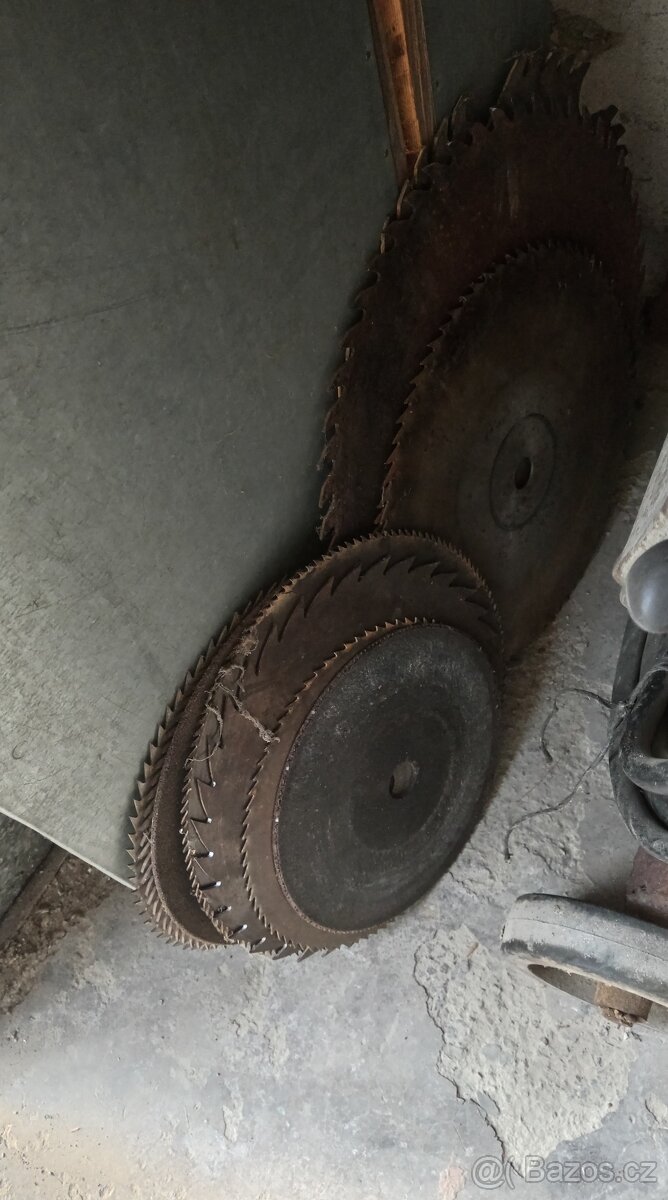 Pila drakouš na palivové dřevo i se stolem - 10