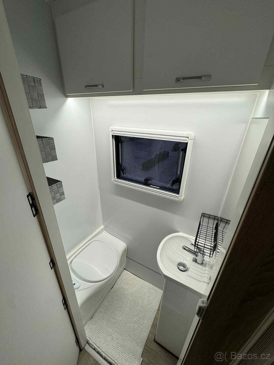 Obytný automobil Iveco - 10