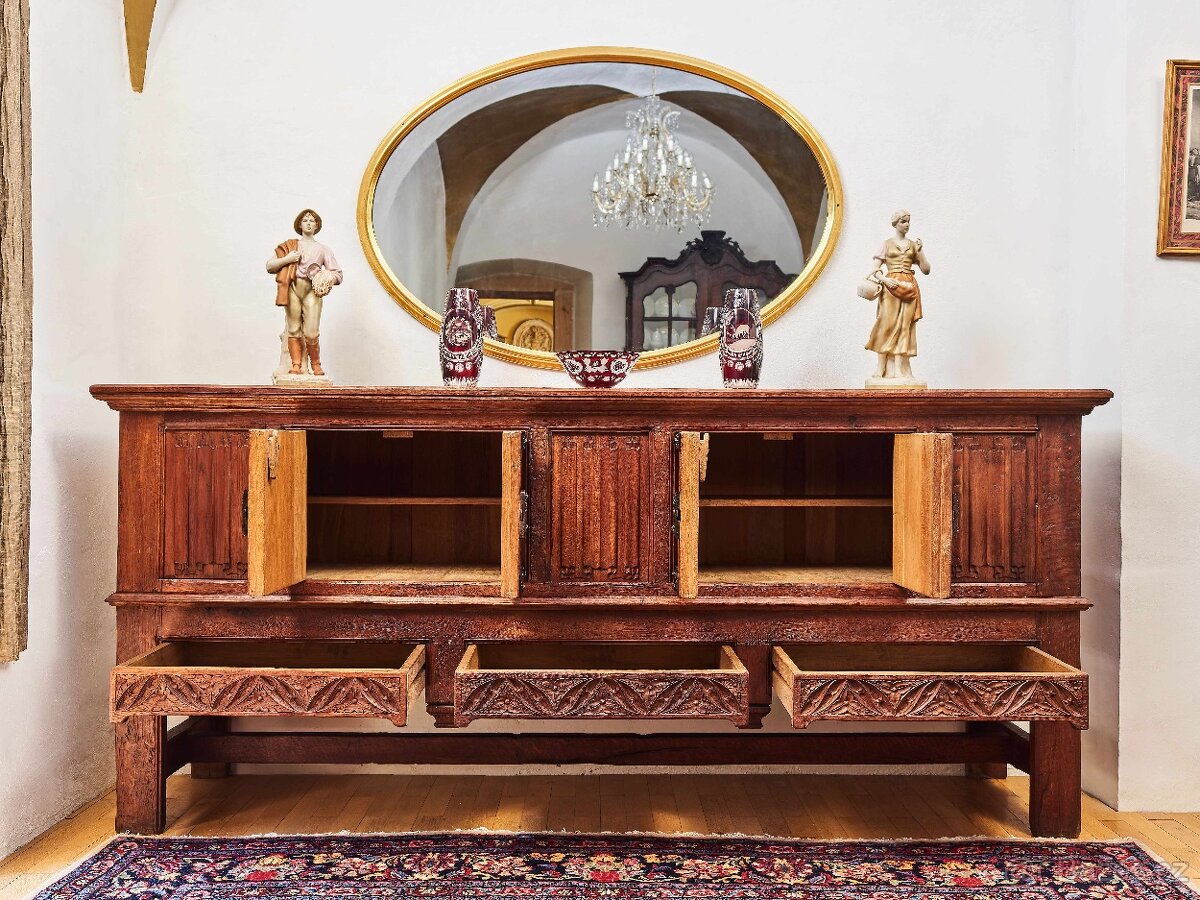 Neogotická dubová komoda z masivního dubu - 10