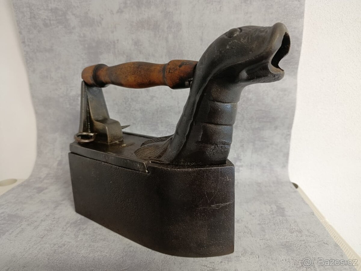 Obrovská atypická komínová žehlička, 9,65kg TOP - 10