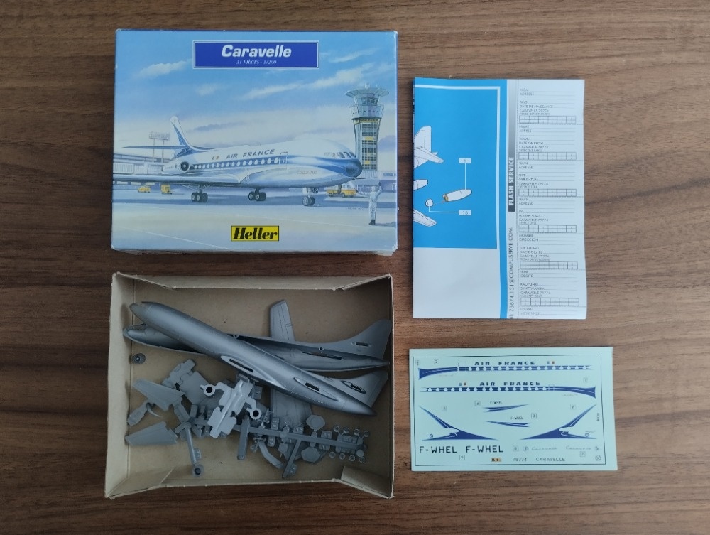 Modely letadel , dopraváky,plastové stavebnice. - 10