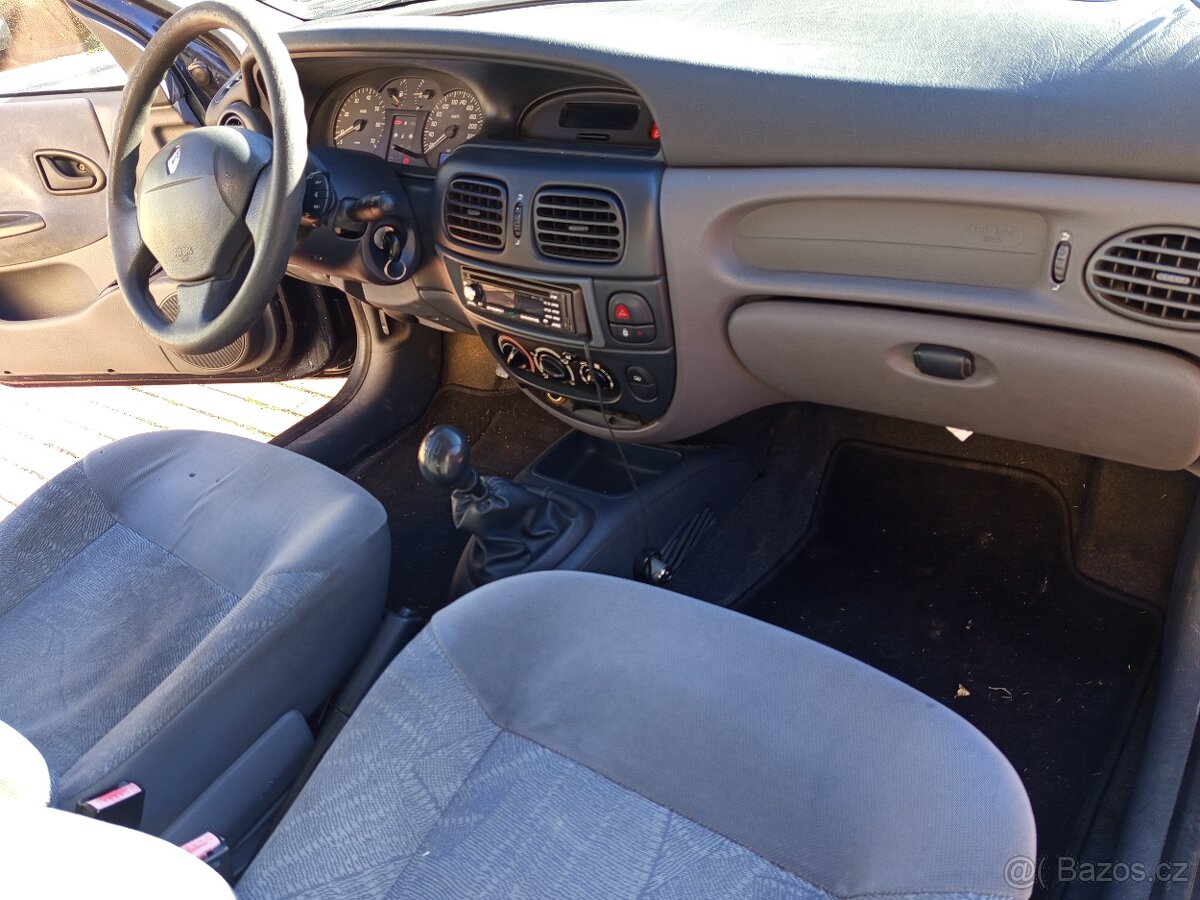 Renault Megane 1999, kombi - 10