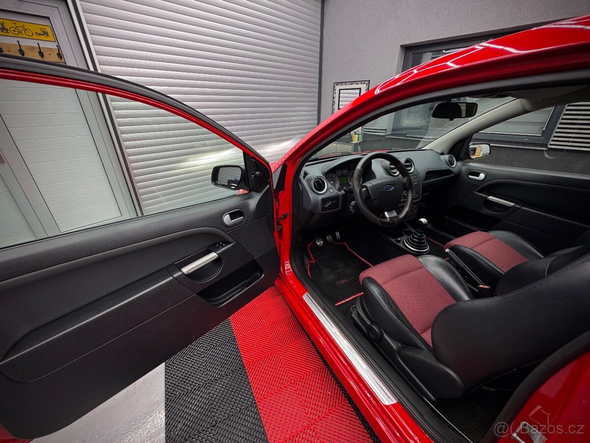 Ford Fiesta ST150 - 10