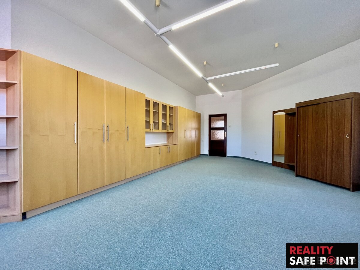 Prodej obchodního prostoru (3 159 m2), ev.č. 00594 - 10