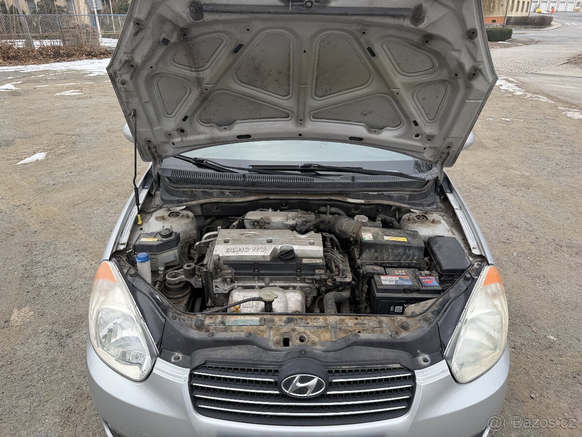 Hyundai Accent - 10