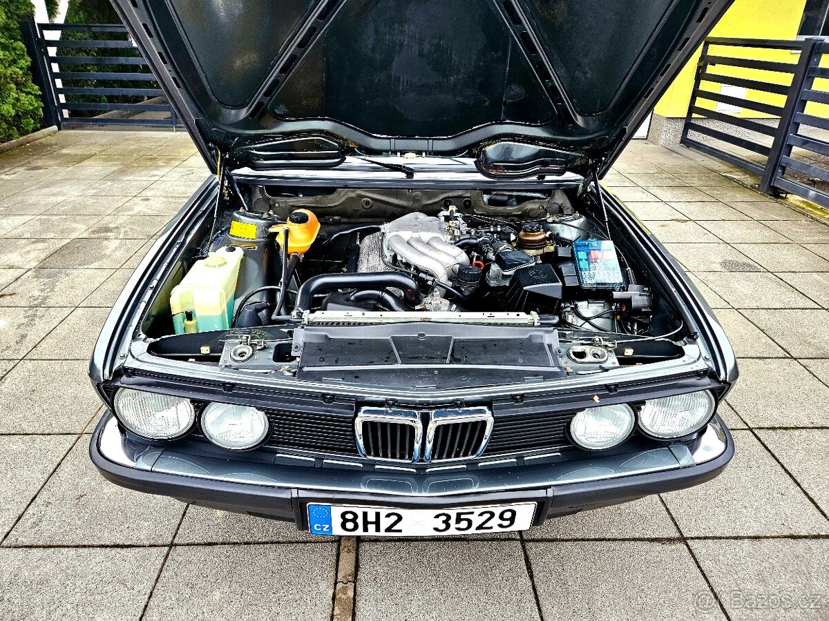 BMW 520i E28 - klasika v perfektním stavu - 10