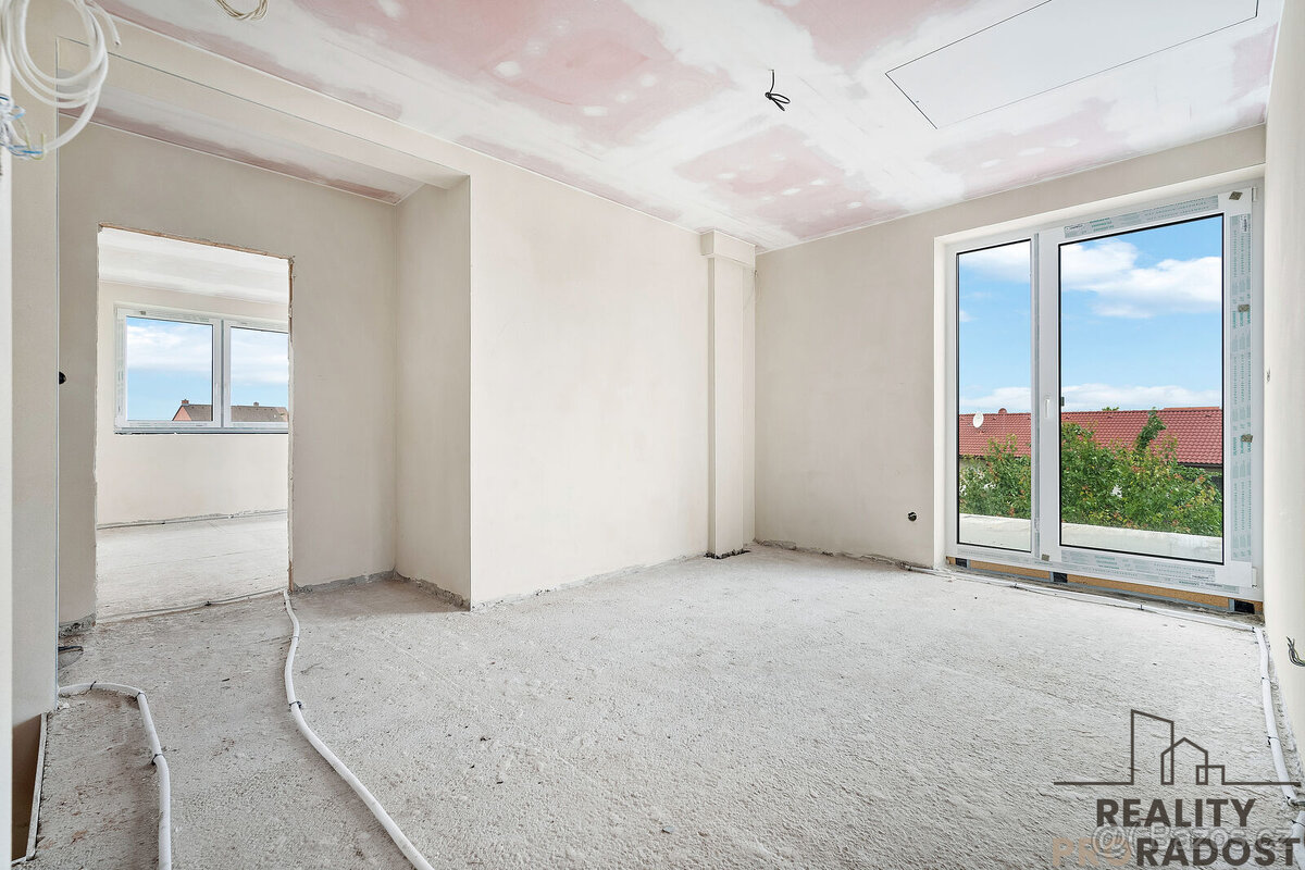 Prodej rodinného domu 4+kk, s garáží, pozemkem 608 m2, Medlo - 10