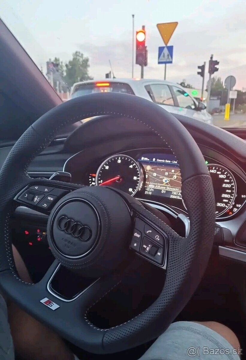 AUDI VOLANT KOZENY PERFOROVANY - 10