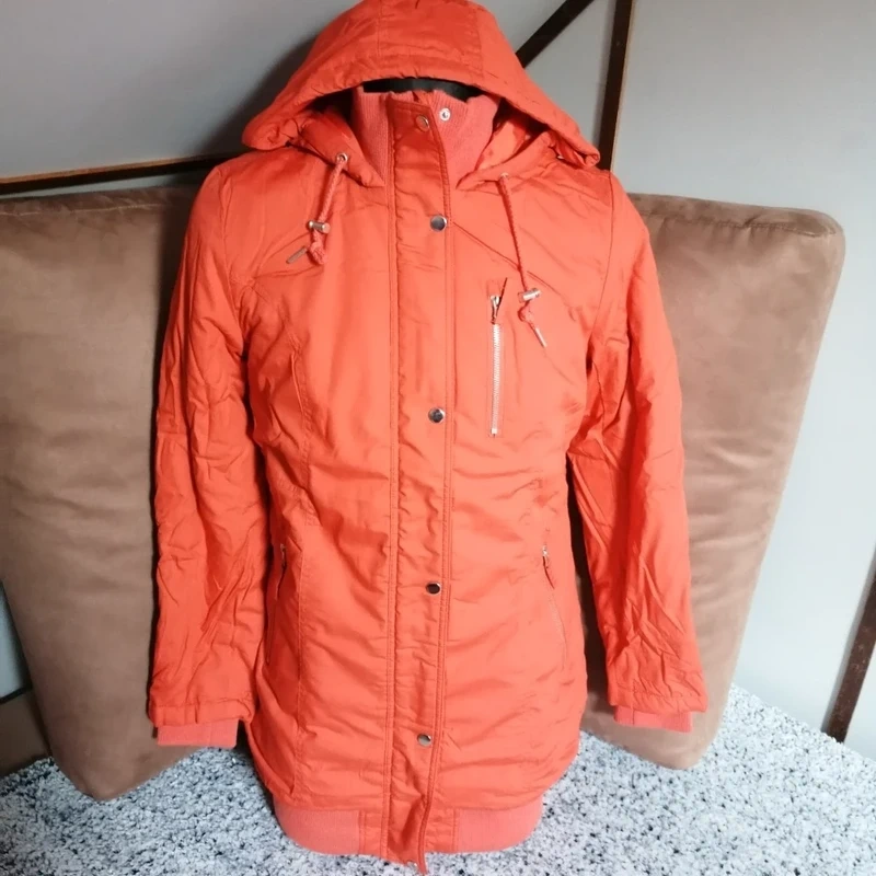 Nádherná zimní bunda s kapucí vel.40-42 - 10