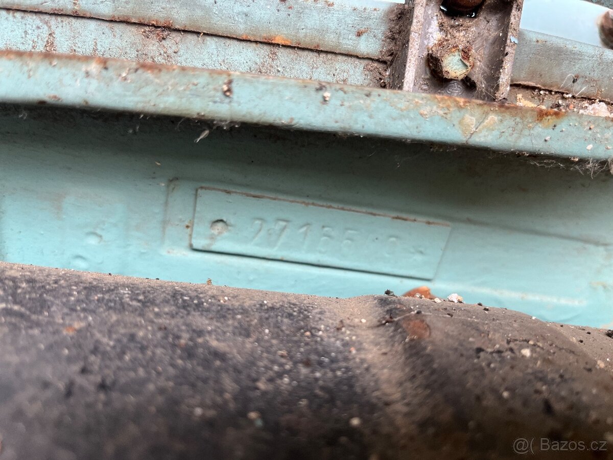 2x Trabant + Díly - 10