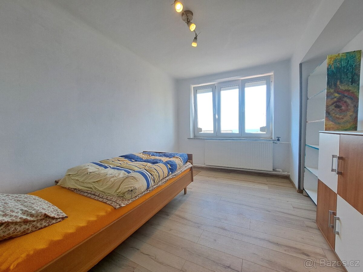 Prodej samostatně stojícího RD 3+1 + vinný sklep POLEŠOVICE - 10