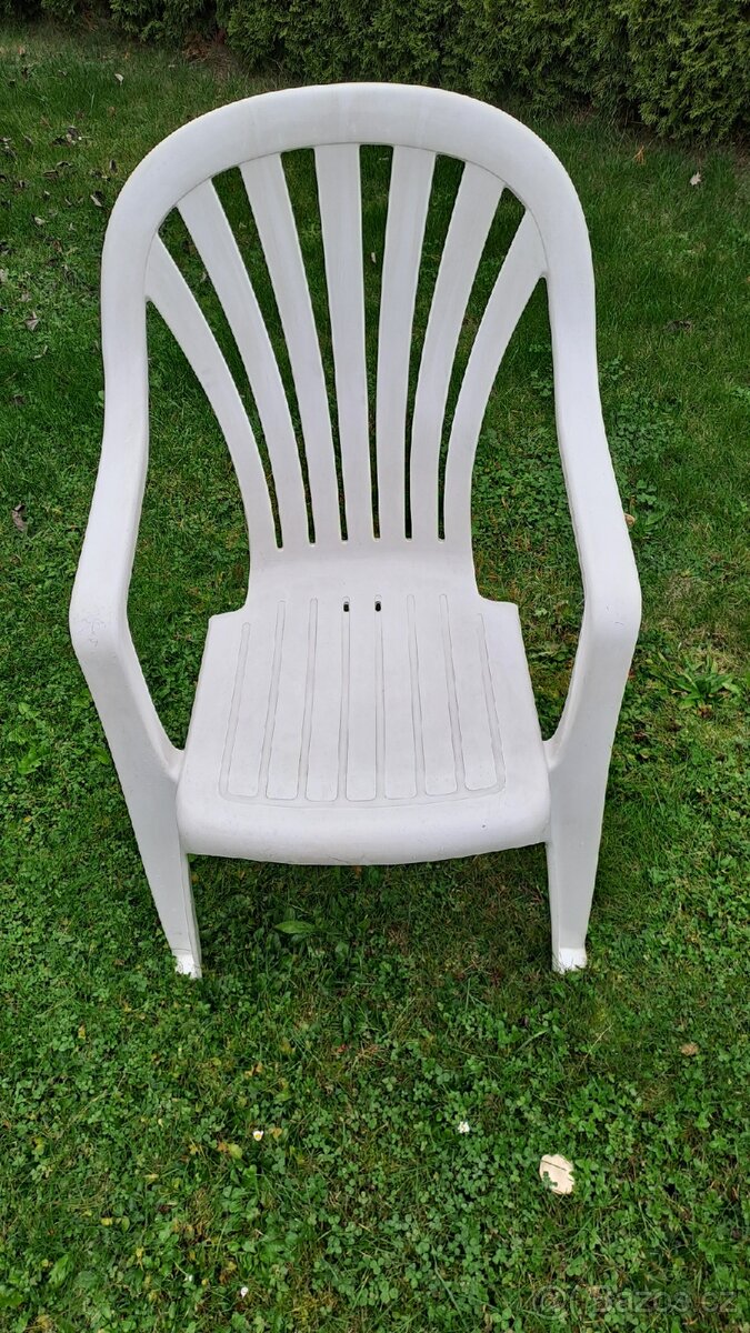 Plastové židle - 10