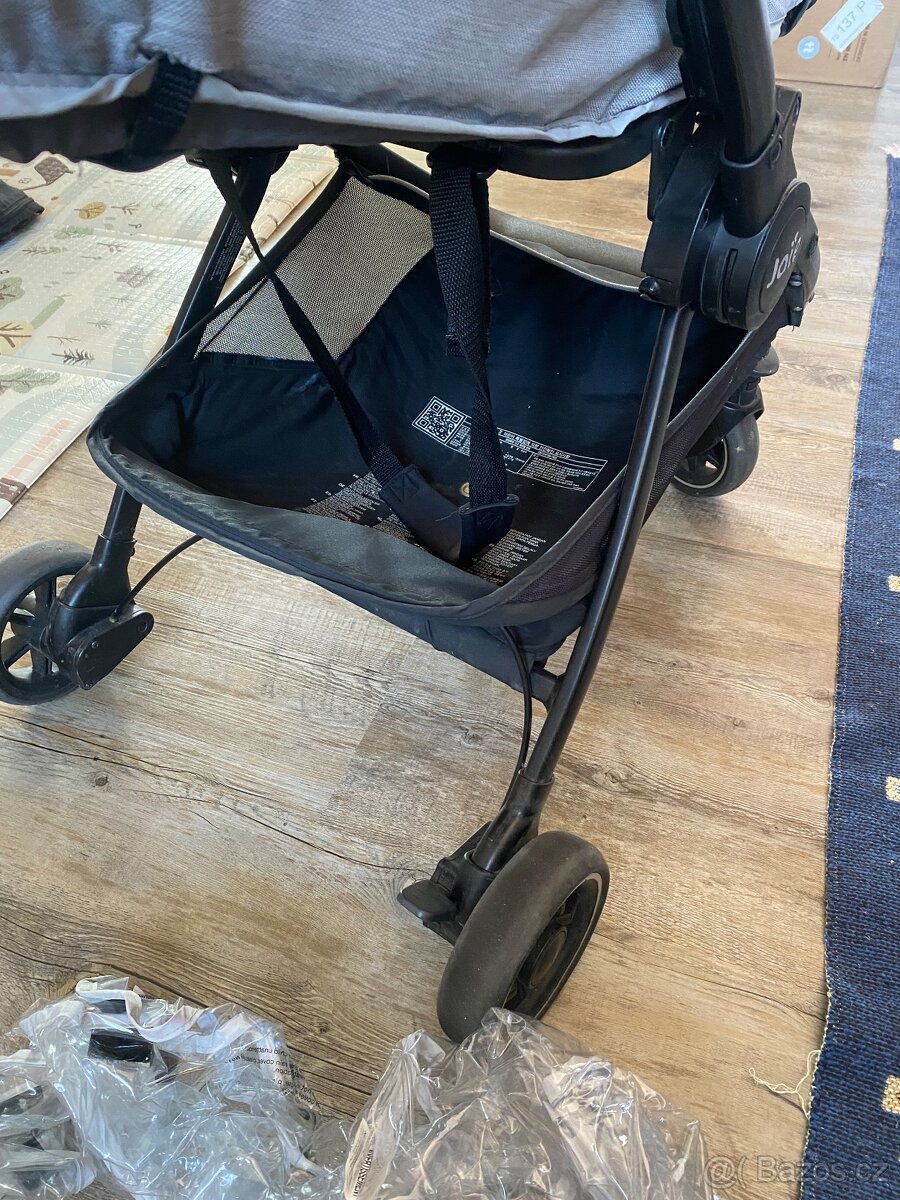 Cestovní kočárek Joie Pact - 10