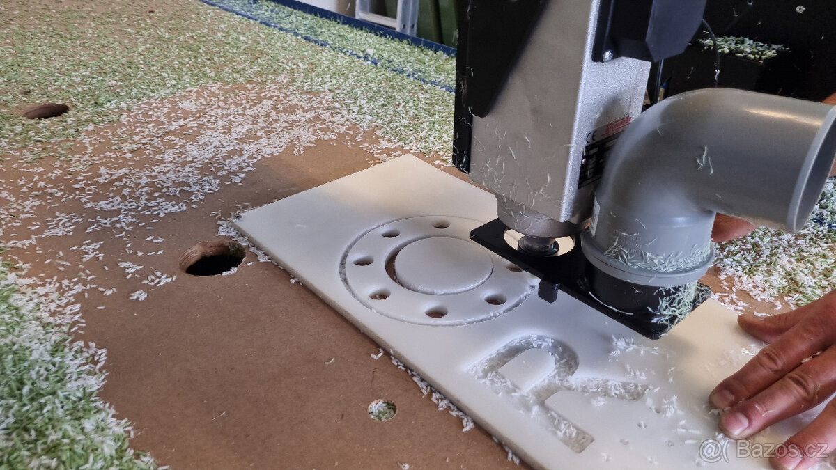 CNC Frezka 1300x2600mm s možností vákuového držení - 10