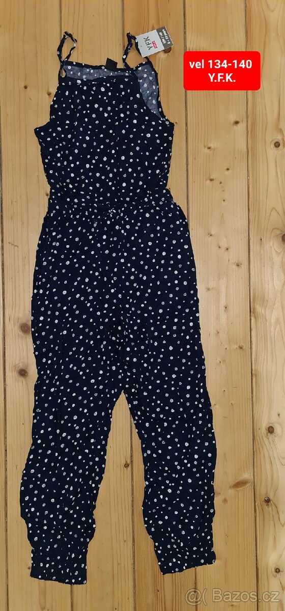 Vel 134-140 sety,mikiny,trička,leginy - 10