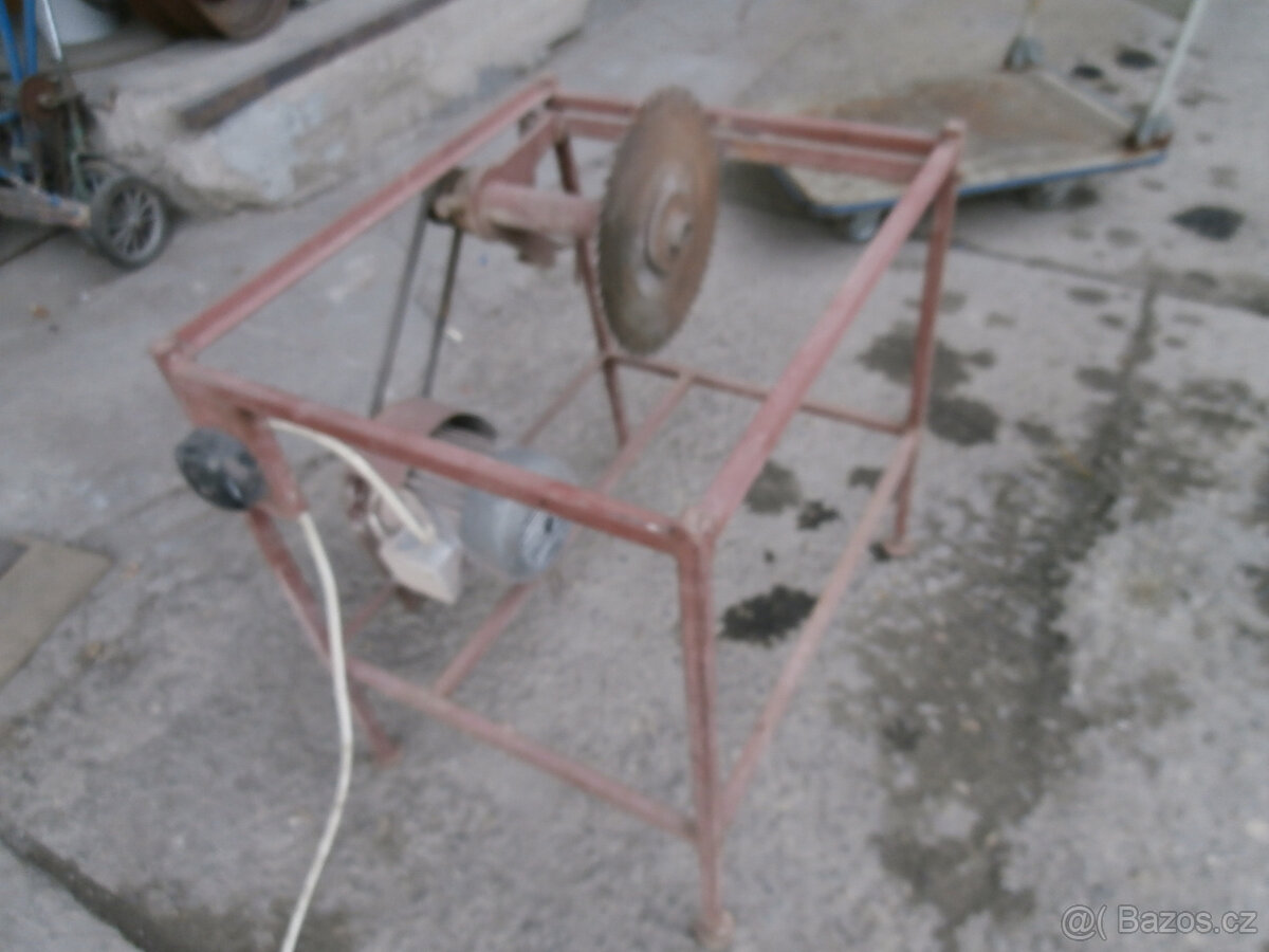 Cirkulárka domácí výroba za 500 kč - 10