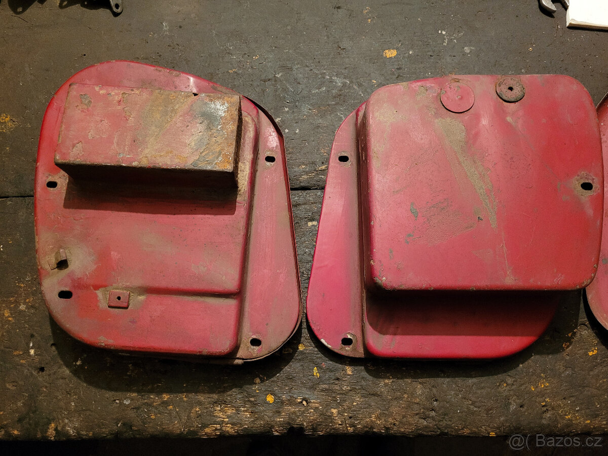 Jawa kývačka+panelka-různé plechové díly - 10
