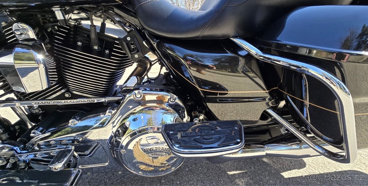 Harley Davidson Electra Glide Ultra Limited FLHTK - 10