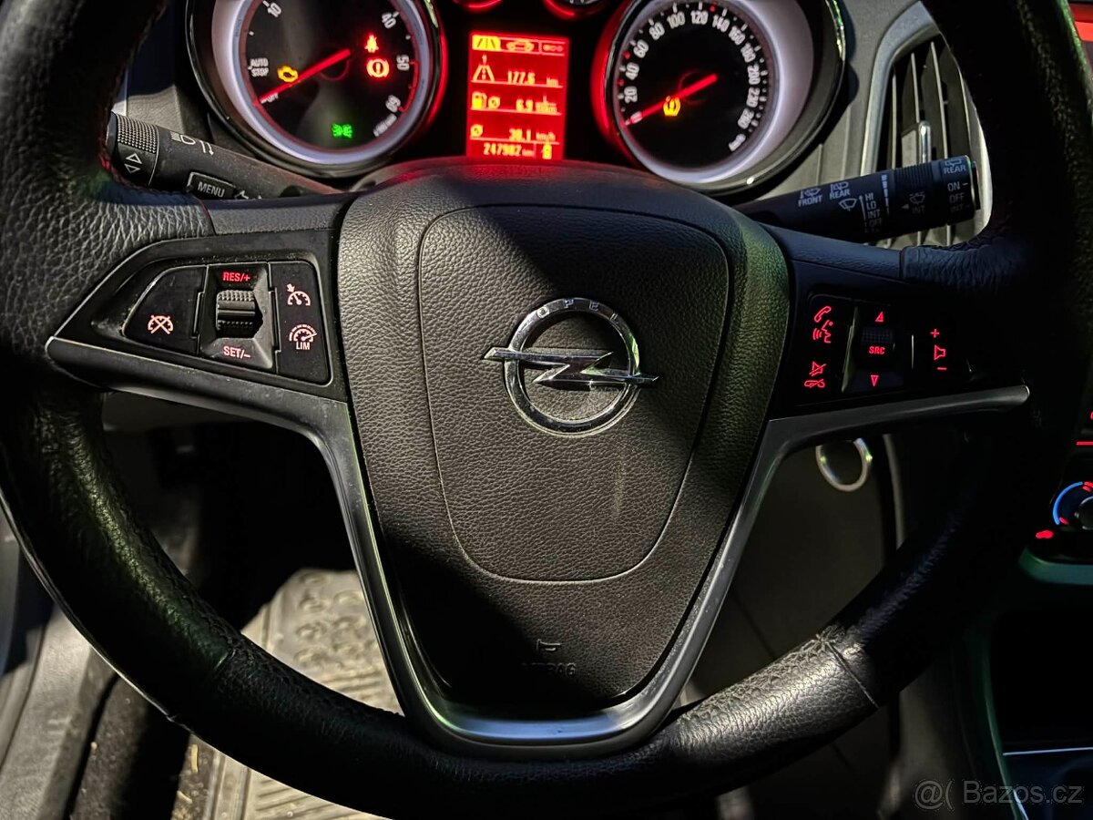 Opel Astra J kombi 1.6 cdti r.v.2016 - 10