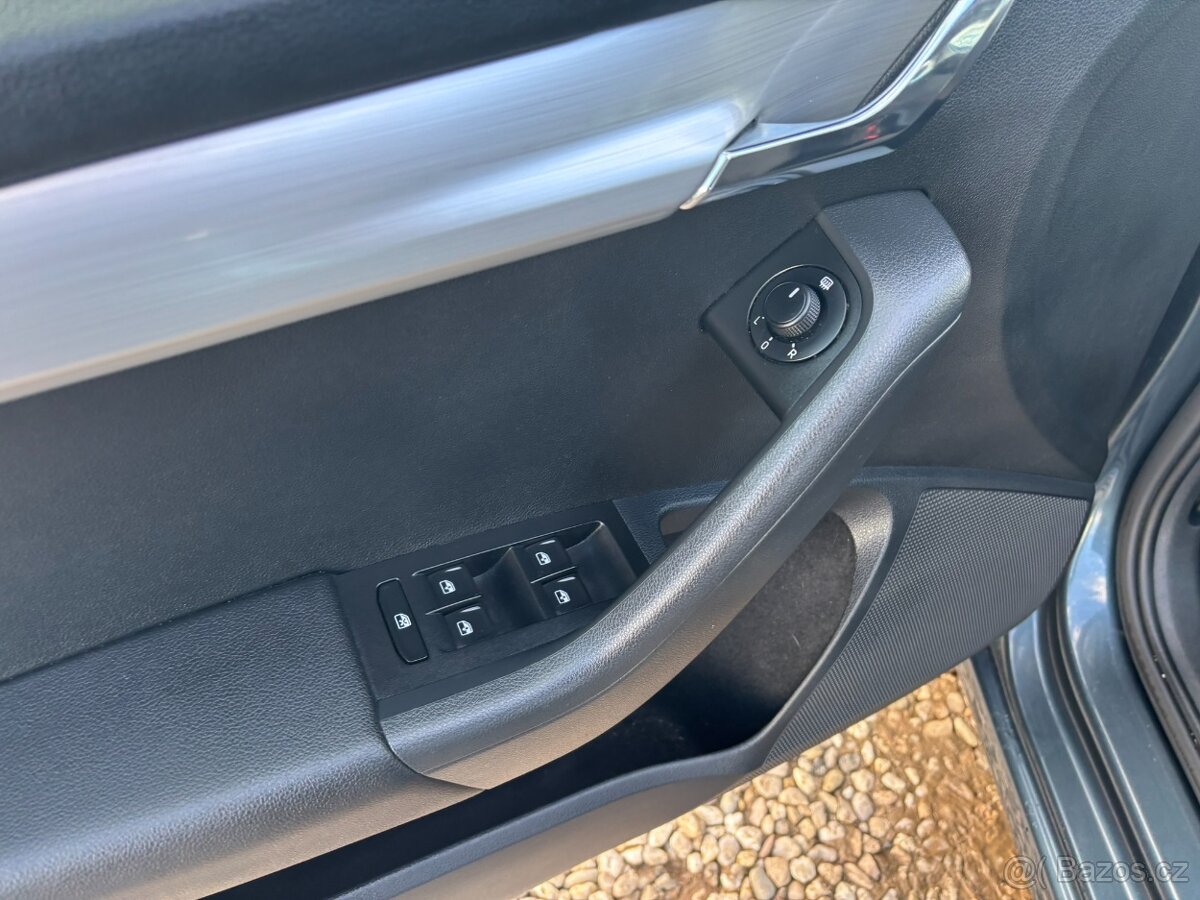 Škoda Octavia 1.5 TSI 110kw r.v.2017, serviska - 10