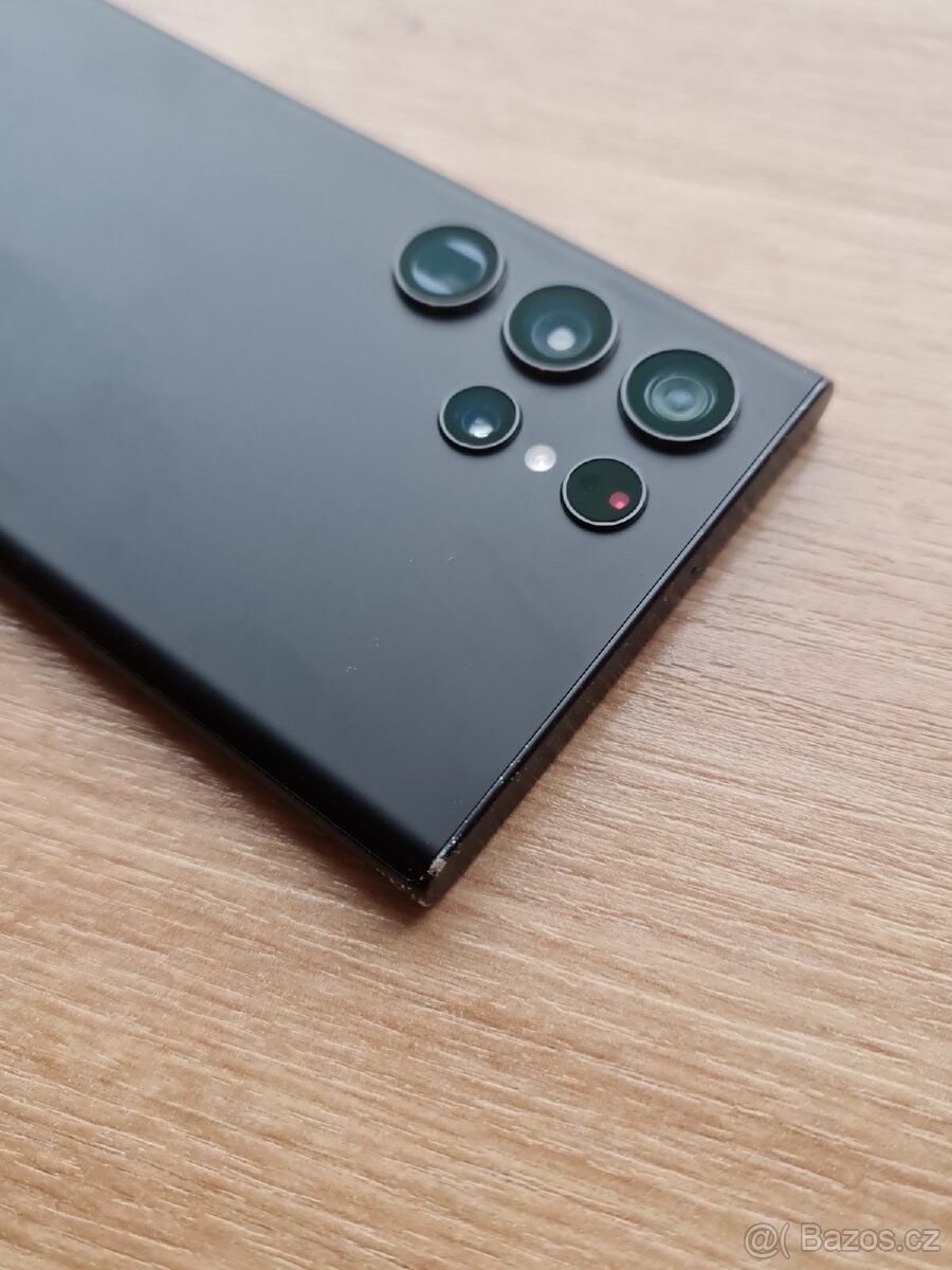 Galaxy S22 Ultra 5G, 12GB/256GB, černý + Nilkin pouzdro - 10