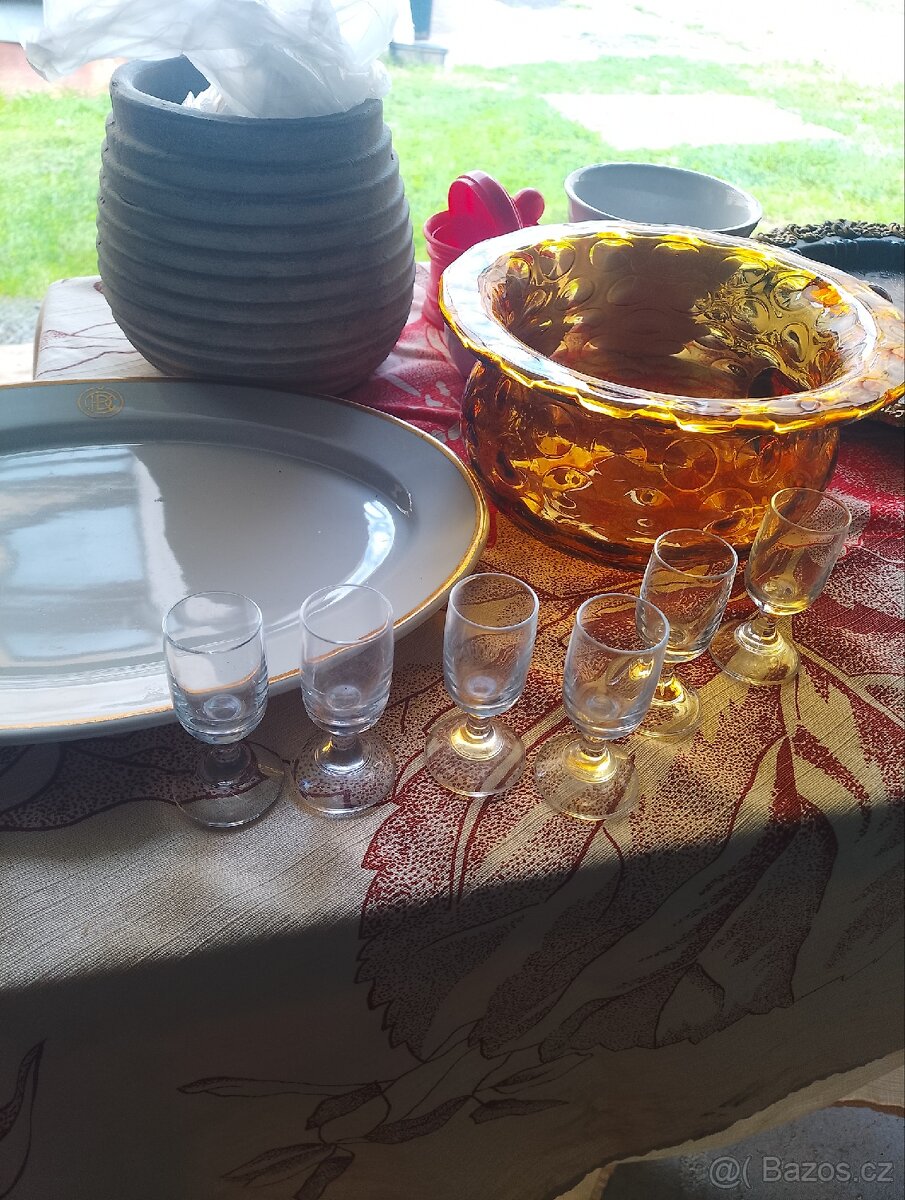 Nabízím od babičky skleničky hrníčky tácky dle foto - 10