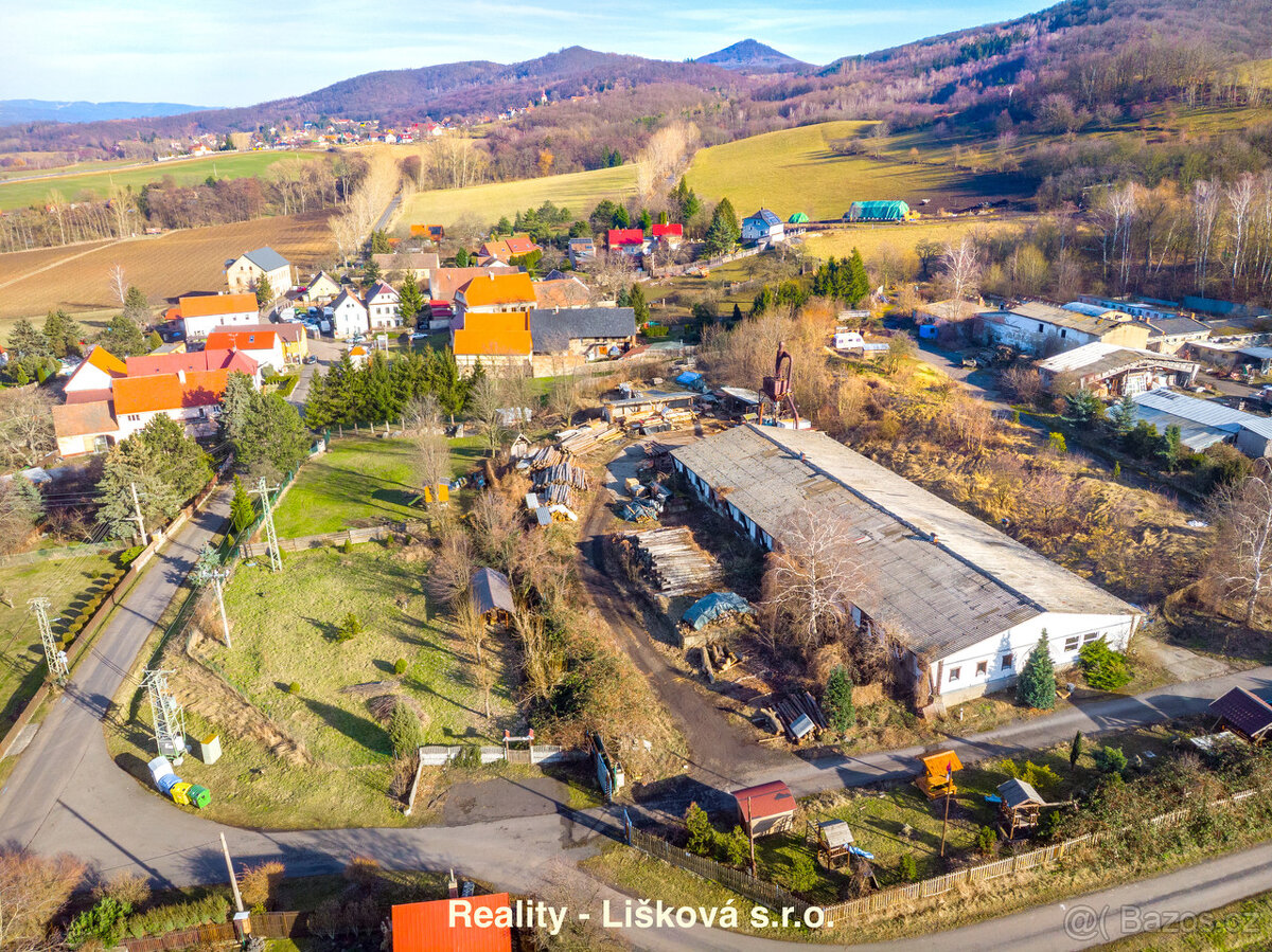 Prodej bývalého zemšdělského areálu nyní využívaného pro dře - 10