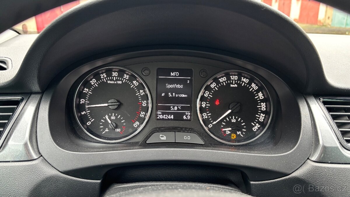 Skoda Rapid Spaceback 1,6 tdi 77 kw - 10