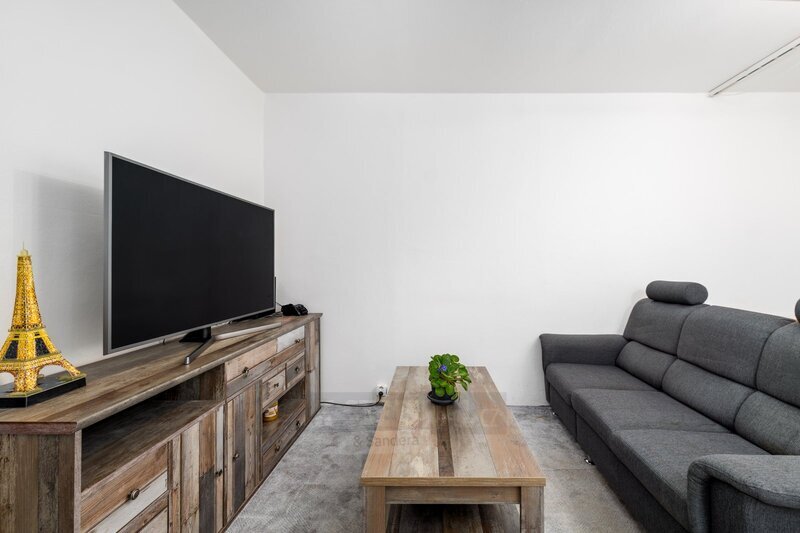 Modernizovaný příjemný byt 2+1 s balkonem v žádané lokalitě - 10