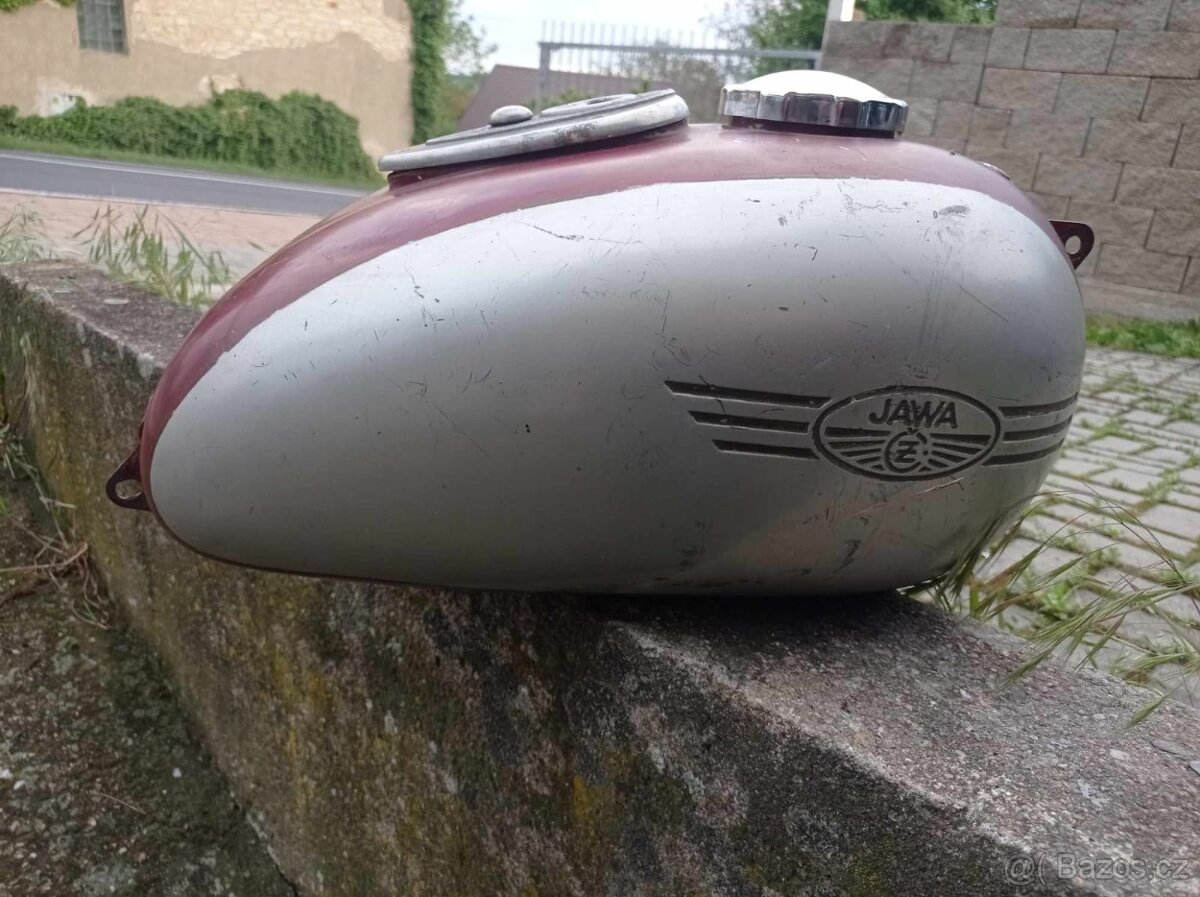 Prodám nádrž Jawa - 10