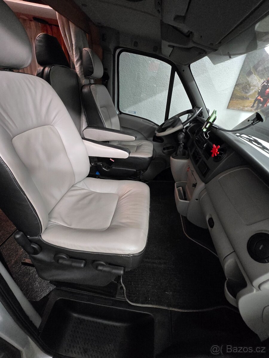 Obytné auto Renault Master 2,5/ 88kw - rok 2008 - 10