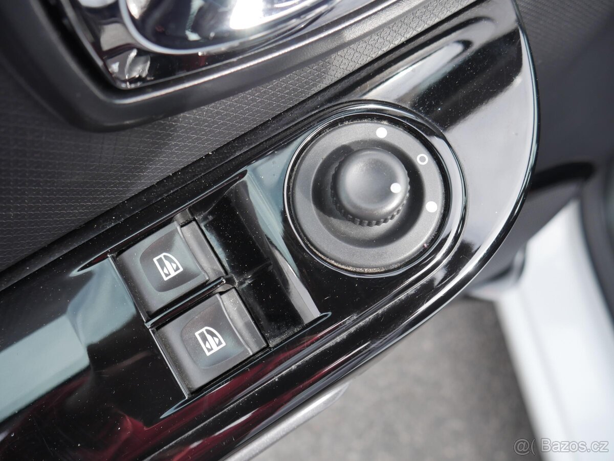 Renault Clio 1.2 16V , 54 kW benzín, 2015 - 10