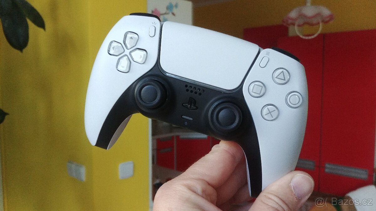 SONY PLAYSTATION 5 PS5 + SLUCHÁTKA + HRY - 10
