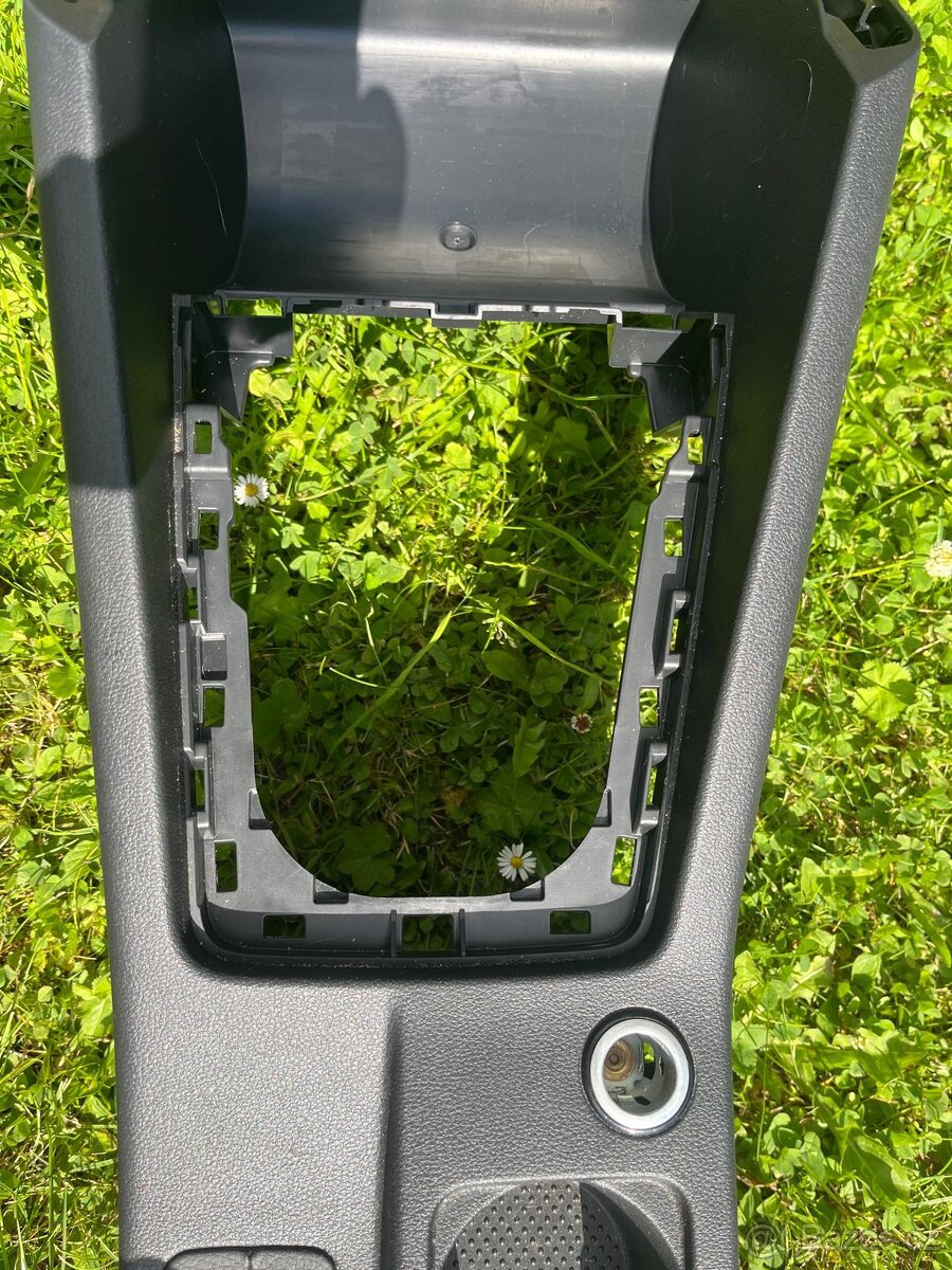 Středový tunel Škoda octavia 3 - 10