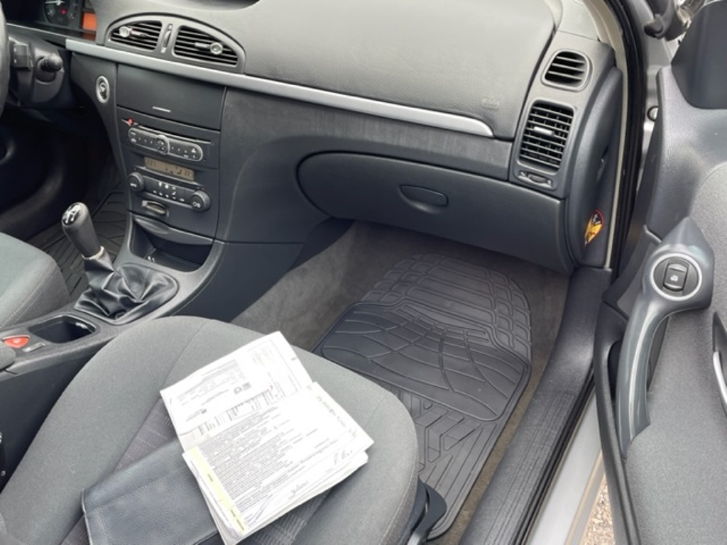 Renault Laguna 2.0i, r.2006, nová stk, klima - 10