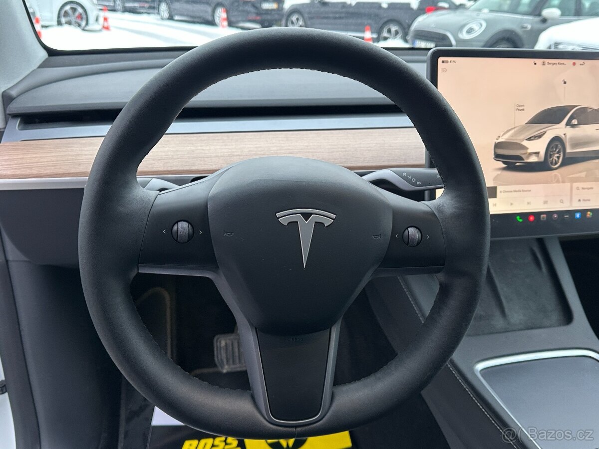 Tesla Model Y 2023 - 10