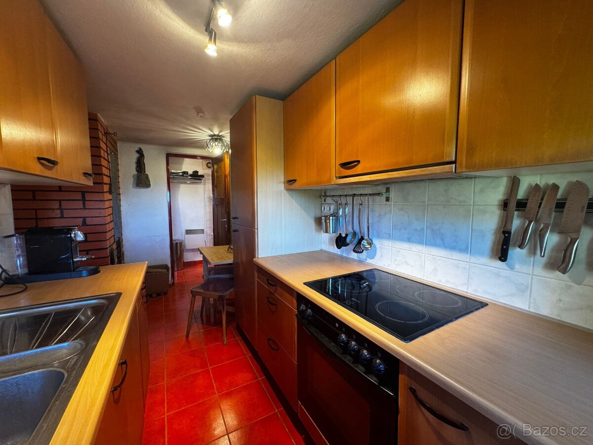 🌿🏡 Prodej chaty na Chvalčově pod lesem s nádherným výh 🏡✨ - 10