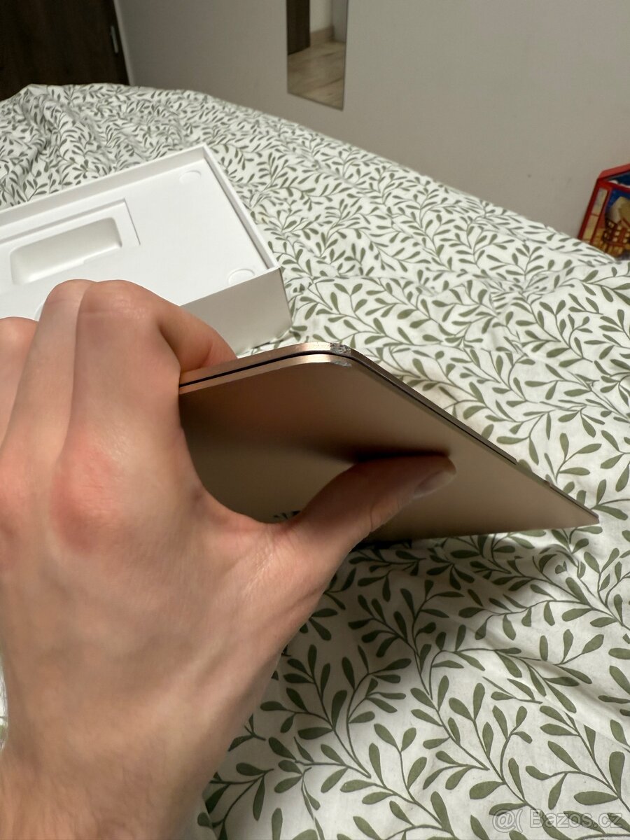 Apple MacBook RM1 2020 - 10