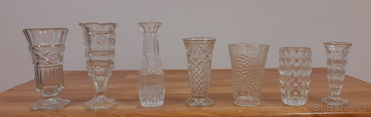 Vázička masivní, lisované sklo, Art Deco, LORD, R. Schroter - 10