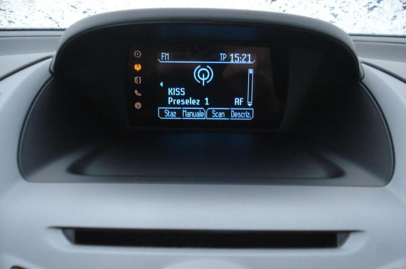 Ford B-MAX 1.6 TDCi 70 KW 1. Majitel - 10